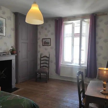 Cour Et Jardin * Revin (Ardennes)